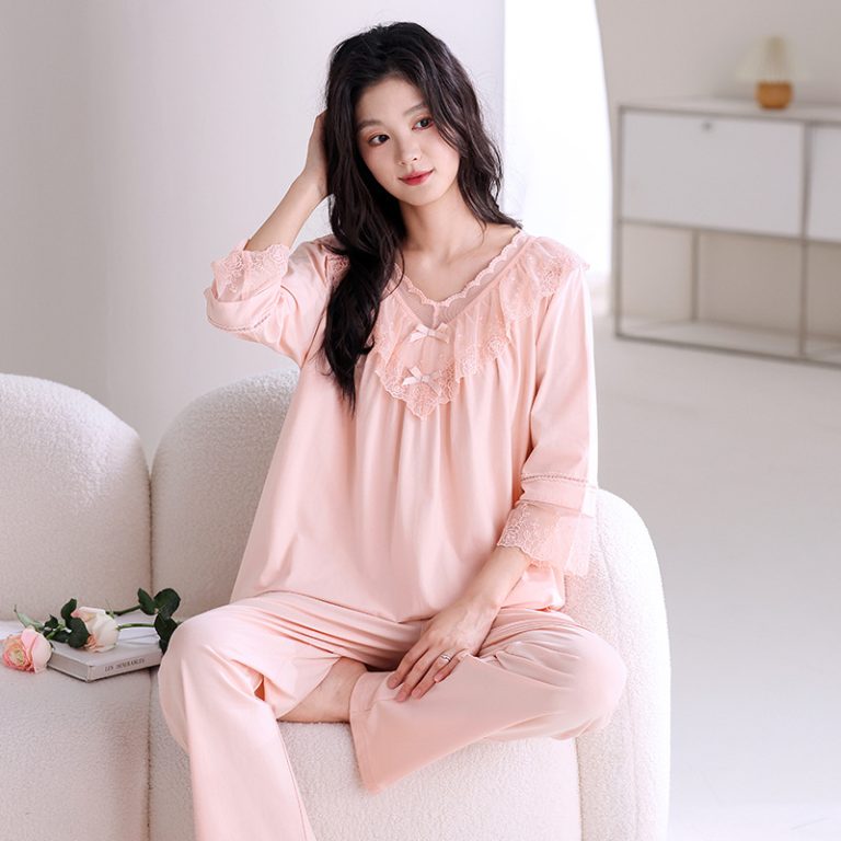 Women's Lace Trim V-Neck Three-Quarter Sleeve & Long Pants Pajama Set