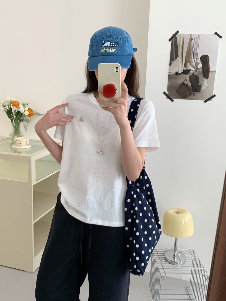 Women's Minimalist Small Embroidered Crew Neck Short Sleeve T-Shirt