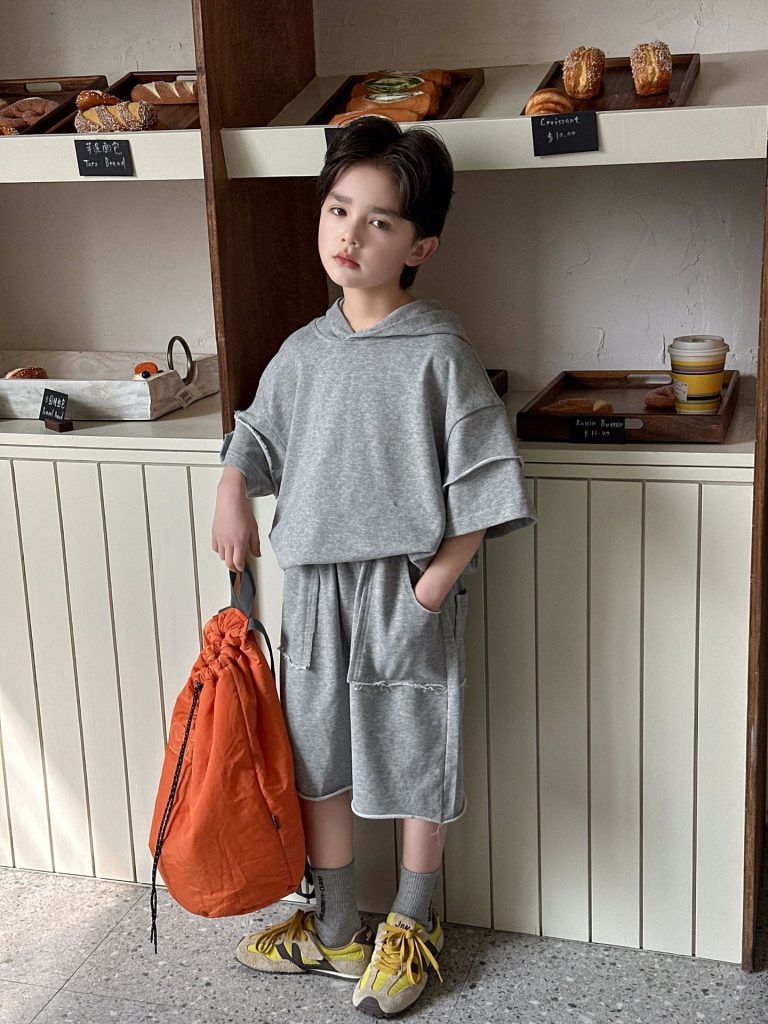 Kids Hooded Short-Sleeve Sweatshirt + Shorts Two-Piece Set (Casual Sports Set)